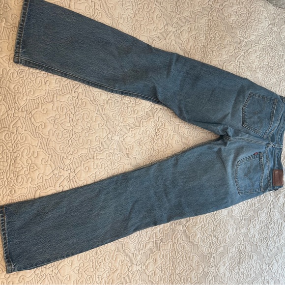 Levi’s 501 distressed jeans size 27x28. In good used condition. - Picture 5 of 5